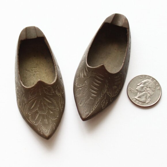 2 Vintage Brass Ashtray Genie Shoe Slippers India 3.75 Tobacciana Incense Burner - Picture 1 of 7